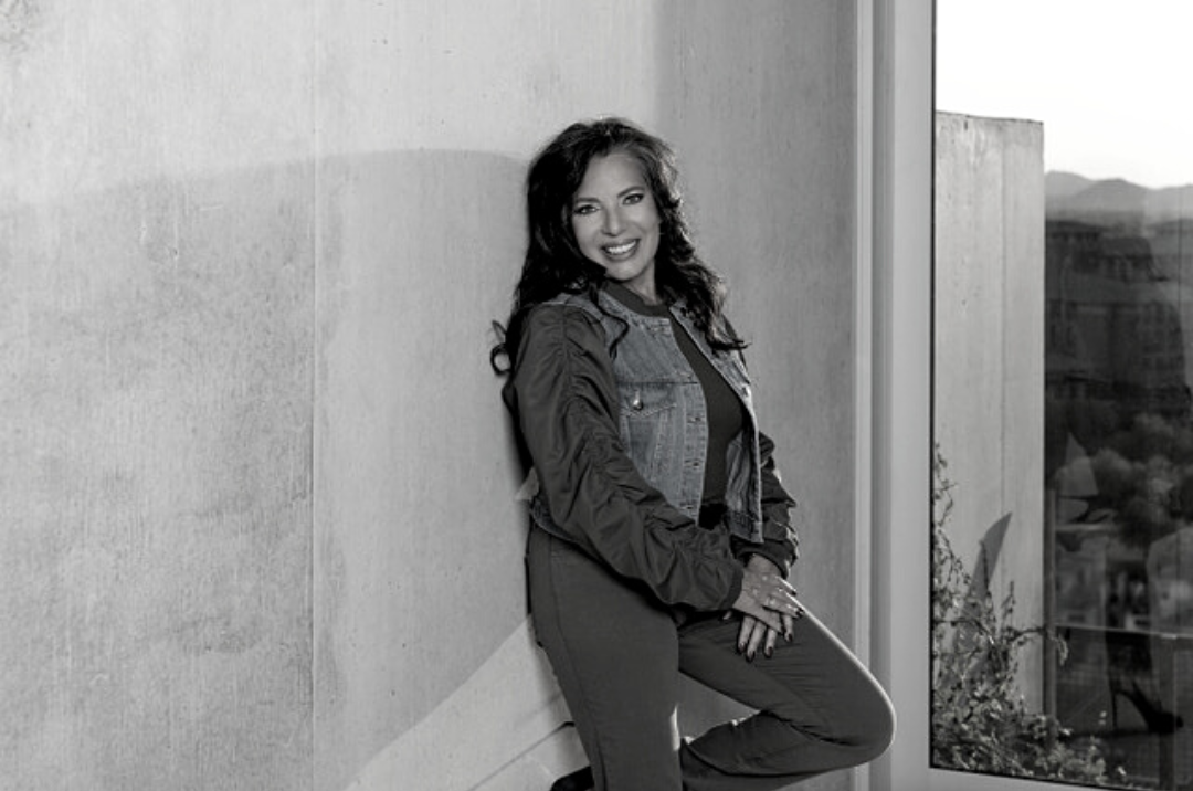 Theriz Interviews: Linda Baer